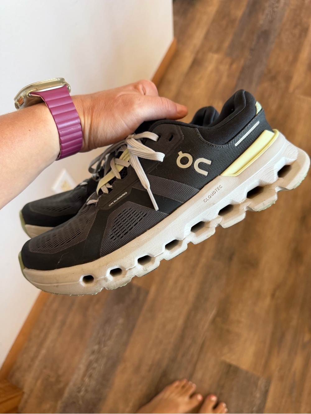 On Cloudtec Women's Athletic Shoes - Black with Green Accent